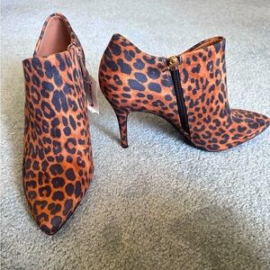 NWT Leopard Jessica Simpson Heels